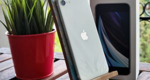 iPhone SE (2020) – Review: Απίστευτη συσκευή με παλαιολιθική οθόνη