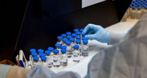 Το Remdesivir πήρε άδεια κυκλοφορίας – Δοκιμές σε 90 εμβόλια