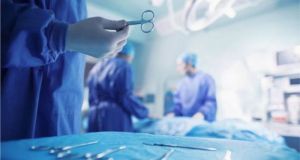 Μελέτη: Σοβαρές επιπλοκές έχουν χειρουργεία σε ασθενείς με Covid-19