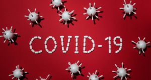 Αυτό το κλίμα συνδέεται με αυξημένο κίνδυνο εξάπλωσης του ιού
