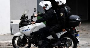 Αγρίνιο: Aστυνομικοί έσωσαν συνάδελφό τους που υπέστη αλλεργικό σοκ