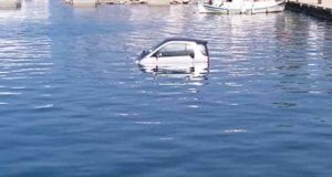Αχαΐα: Γυναίκα έπεσε με το αυτοκίνητο στη θάλασσα