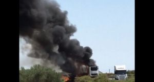 Αιτωλικό: Καίγεται φορτηγό στην Ιόνια Οδό (Φωτό)
