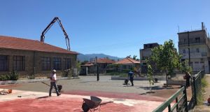 2ο Δημοτικό Σχολείο Παναιτωλίου: Ξεκίνησαν οι εργασίες ανάπλασης του προαυλίου