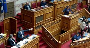 Βουλή: Σε υψηλούς τόνους η συζήτηση του νομοσχεδίου για τις…