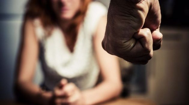 Αγρίνιο: Μεταμεσονύκτια σύλληψη για ενδοοικογενειακή βία