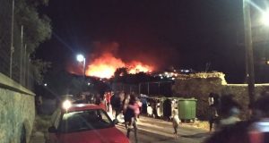 Ο κορωνοϊός καίει τη Μόρια: Στις φλόγες το Κ.Υ.Τ. –…