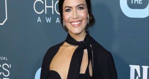 Mandy Moore: Μόλις αποκάλυψε το φύλο του πρώτου της παιδιού