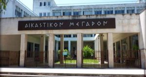 Αγρίνιο: Με σπρέι πιπεριού προσπάθησε να μπει στο Δικαστικό Μέγαρο