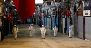 Σαρωτική δεύτερη κορύφωση του κύματος κορωνοϊού στην Τουρκία