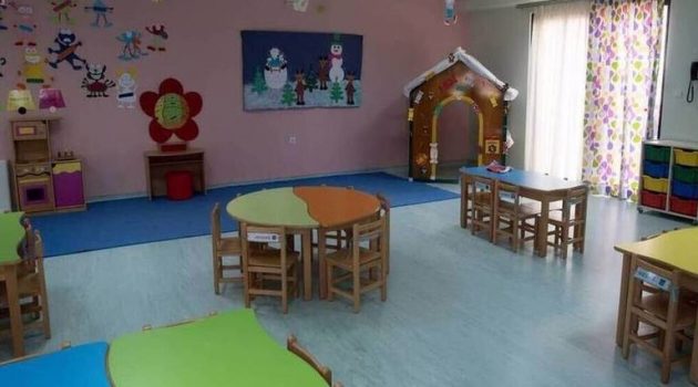 Εξαδάκτυλος: «Aνοιχτοί οι παιδικοί σταθμοί, κλειστά τα φροντιστήρια»