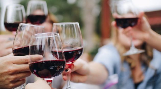 Προβληματισμός από την πτώση στην κατανάλωση οίνου