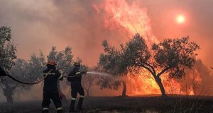 Τρίκορφο: 33 υδροφόρα οχήματα και περισσότεροι από 130 πυροσβέστες και…