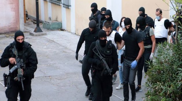 Τρομοκρατία: Δεν αποκλείουν νέες συλλήψεις μετά τη γιάφκα στο Κουκάκι