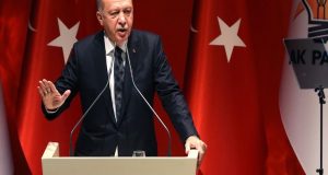 Ερντογάν εκτός ελέγχου: Τι κρύβεται πίσω από την πρωτοφανή επίθεση…