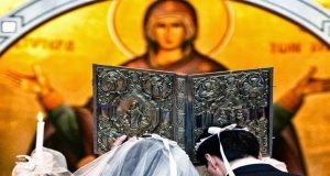 Ι.Ν. Αγίας Τριάδος Αγρινίου: «Σύναξη» με θέμα: «Ο Ορθόδοξος Γάμος»