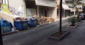 Αγρίνιο: Οργή Κωστίκογλου για τις εικόνες σε κεντρικό εμπορικό δρόμο