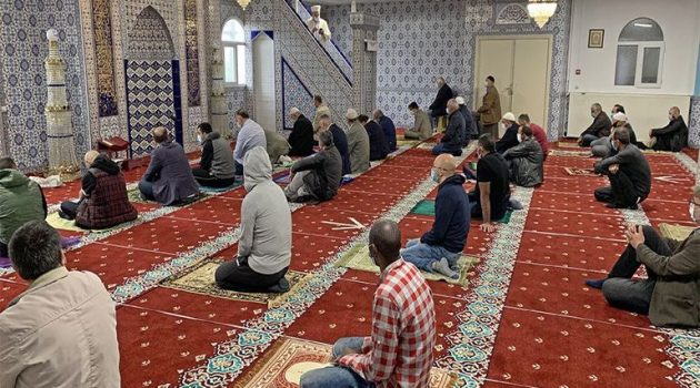 Κλείνει τζαμί στο Παρίσι μετά τη δολοφονία του καθηγητή από τζιχαντιστή