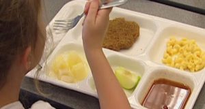 Το Ανυπότακτο Αγρίνιο για τη διακοπή των σχολικών γευμάτων