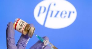 Κορωνοϊός: «Αποτελεσματικό κατά 90%» το εμβόλιο της Pfizer