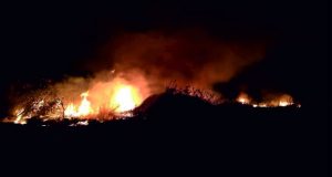 Ναύπακτος: Μεγάλη πυρκαγιά στην περιοχή του Πούντου (Video)
