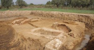 Σωστική ανασκαφή στο Αυγείο Ήλιδας φανέρωσε οκτώ τάφους