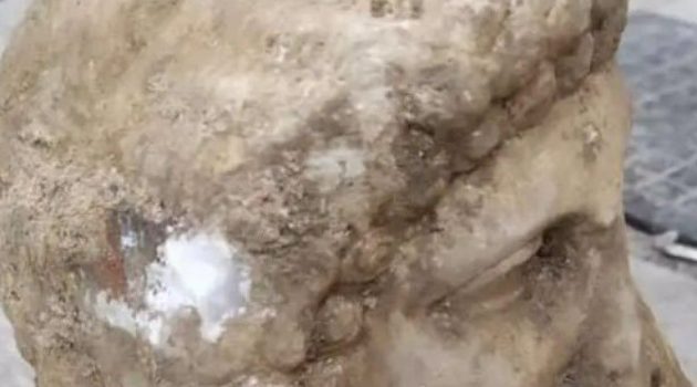 Κεφαλή αρχαίου αγάλματος βρέθηκε 1,5 μέτρο κάτω από τη Γη
