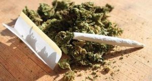 Αγρίνιο: Συνελήφθη μέρα-μεσημέρι με χασίς και μισοκαπνισμένο τσιγάρο κάνναβης