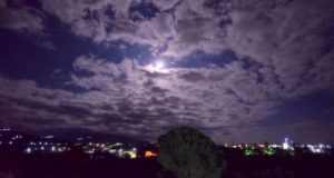 Αγρίνιο: Εντυπωσιακές φωτογραφίες από το αποψινό φεγγάρι