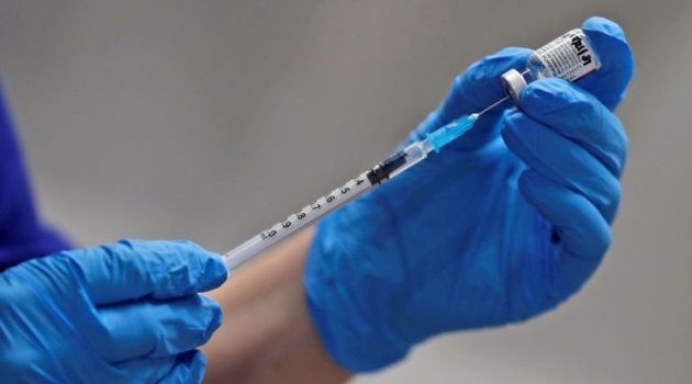 ΣΥ.ΡΙΖ.Α. και ΚΙΝ.ΑΛ. ζητούν εξηγήσεις για το μειωμένο αριθμό εμβολίων