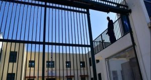 Συνελήφθη σωφρονιστικός-ντίλερ στις φυλακές Μαλανδρίνου
