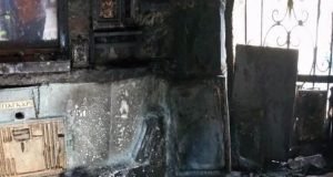 Φωτιά στα «Πατήματα της Παναγίας» κατέστρεψε το εκκλησάκι (Photos)