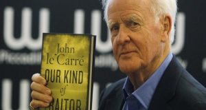 Πέθανε ο συγγραφέας κατασκοπικών μυθιστορημάτων Τζον Λε Καρέ