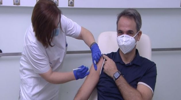 Εμβολιάστηκε ο πρωθυπουργός Κυριάκος Μητσοτάκης