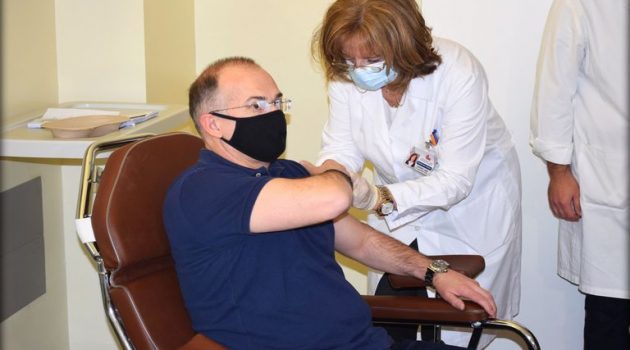 Εμβολιάστηκε και ο Αγρινιώτης Διοικητής του Πανεπιστημιακού Νοσοκομείου Ιωαννίνων