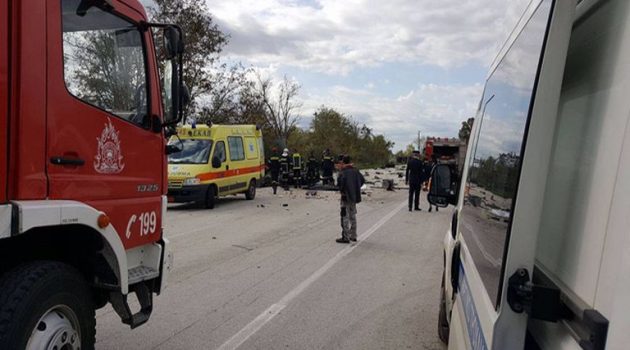 Τροχαίο ατύχημα με εγκλωβισμό στο 32ο χλμ Αμφιλοχίας – Βόνιτσας