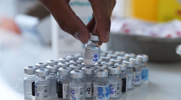 Εμβόλιο Pfizer: Λιγότερες παραδόσεις λόγω αναβάθμισης των εργοστασίων