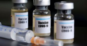 Βασιλακόπουλος: «Απόλυτα ασφαλή για τις εγκύους όλα τα διαθέσιμα εμβόλια»