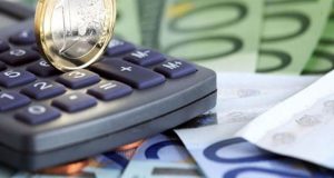Επίδομα 400 ευρώ: Οι 3 αλλαγές που διευρύνουν τη λίστα