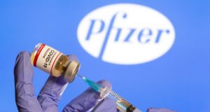 Yψηλότερη η προστασία του εμβολίου της Pfizer από της Sinovac