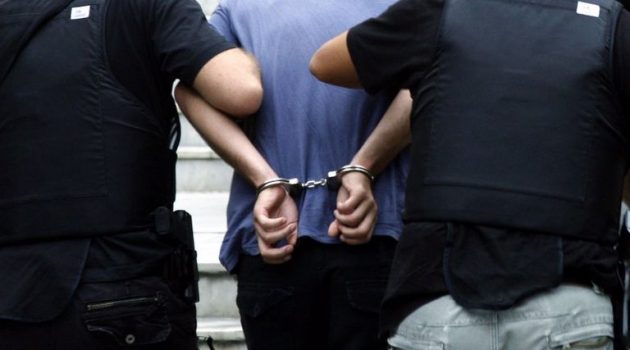 Αγρίνιο: Συνελήφθη 48χρονος για κατοχή ναρκωτικών και οπλοκατοχή