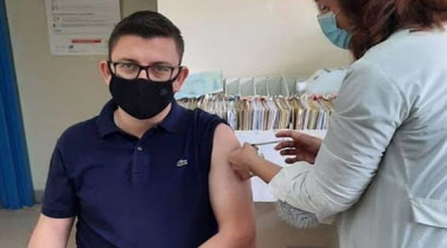 Εμβολιάστηκε ο Δήμαρχος Ξηρομέρου Ιωάννης Τριανταφυλλάκης (Photo)