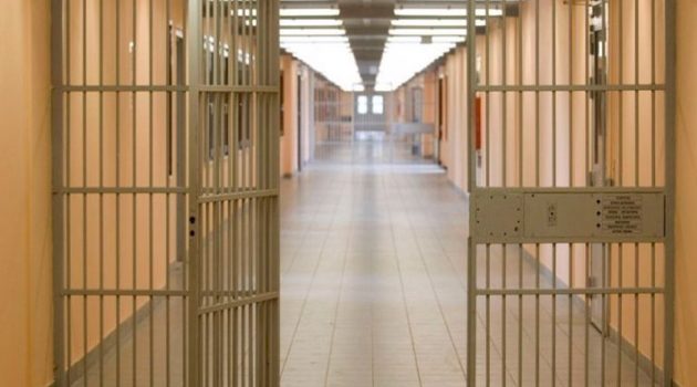 Μεσολόγγι: Στη φυλακή ξανά ο νεαρός που λήστεψε ηλικιωμένη – Περιοριστικοί όροι στον συνεργό του