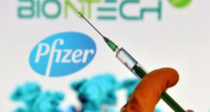 Το εμβόλιο των Pfizer/BioNTech έχει αποτελεσματικότητα 85% μετά την πρώτη…