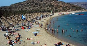 Βρετανία: «Παίρνουν φωτιά» οι κρατήσεις για καλοκαιρινές διακοπές στην Ελλάδα