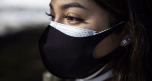 Ευλογιά των πιθήκων: Σκέψεις να επανέλθει η μάσκα σε εσωτερικούς…