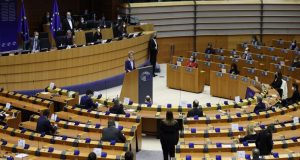 Eυρωβαρόμετρο: Σημαντικότερο ρόλο για το Ευρωπαϊκό Κοινοβούλιο ζητά το 79%…
