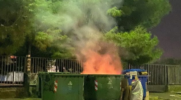 Αγρίνιο: Πυρκαγιά σε κάδους απορριμμάτων (Video – Photos)