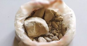 Αγρίνιο: Δύο συλλήψεις για κατοχή «βράχου» ηρωίνης και κάνναβης
