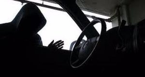 Αγρίνιο: Επιχείρησε να κλέψει παρκαρισμένο αμάξι και συνελήφθη